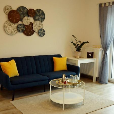 Unique Zentrale Moderne 2 Zimmer Wohnung Nahe Dem Park 빌린겐슈베닝겐 외부 사진